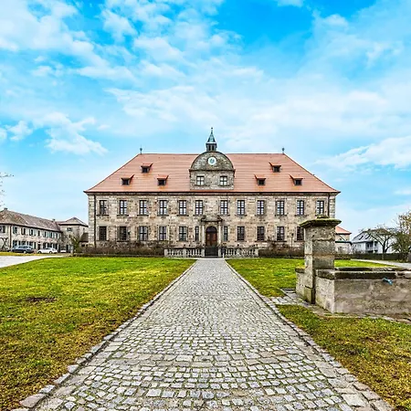 Schloss-blick Διαμέρισμα Hemhofen